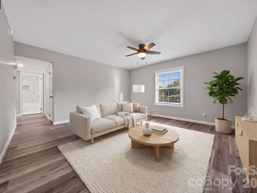 2610 Park Road, Charlotte, NC 28209.  MLS# CAR4383261, YatesRealty ID 6366. 