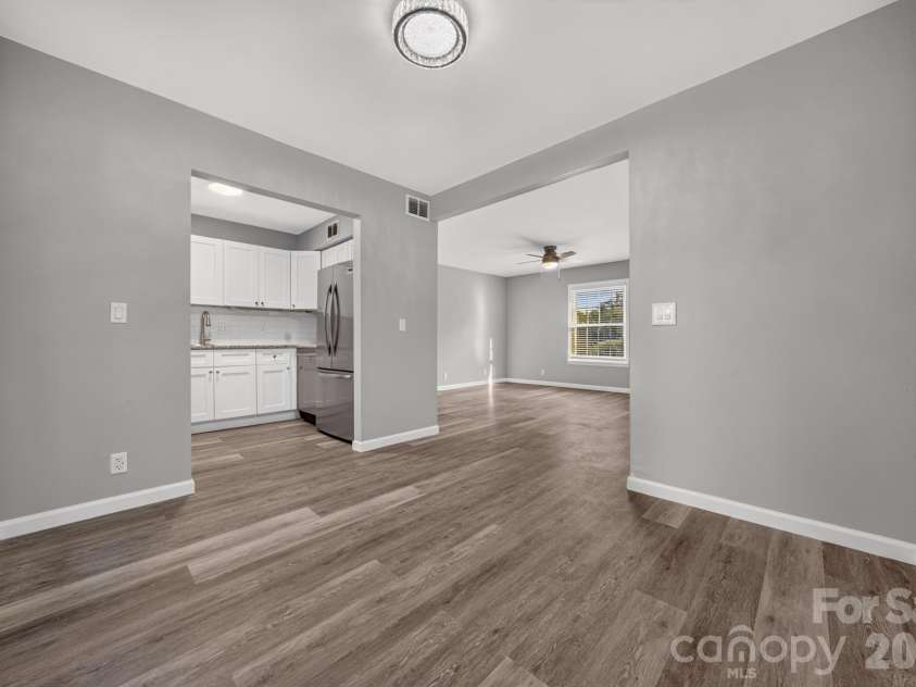 2610 Park Road, Charlotte, NC 28209.  MLS# CAR4383261, YatesRealty ID 6366. 