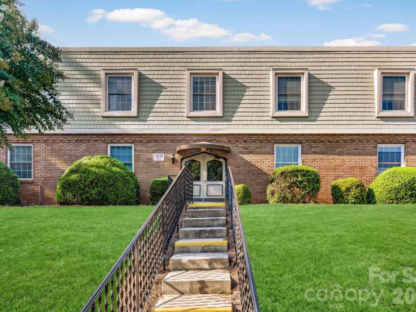 2610 Park Road, Charlotte, NC 28209.  MLS# CAR4383261, YatesRealty ID 6366. 