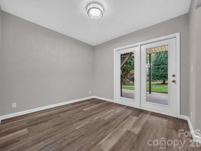2610 Park Road, Charlotte, NC 28209.  MLS# CAR4383261, YatesRealty ID 6366. 