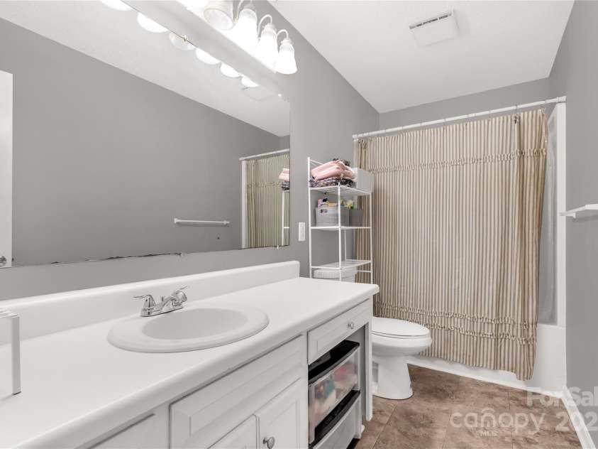 1990 Country Club Drive, Lancaster, SC 29720.  MLS# CAR4247725, YatesRealty ID 6368. 