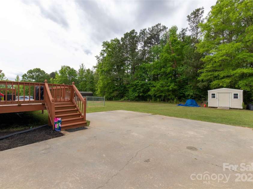 1990 Country Club Drive, Lancaster, SC 29720.  MLS# CAR4247725, YatesRealty ID 6368. 