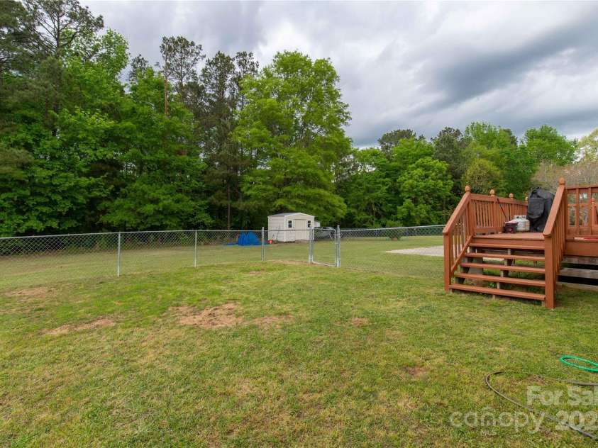 1990 Country Club Drive, Lancaster, SC 29720.  MLS# CAR4247725, YatesRealty ID 6368. 