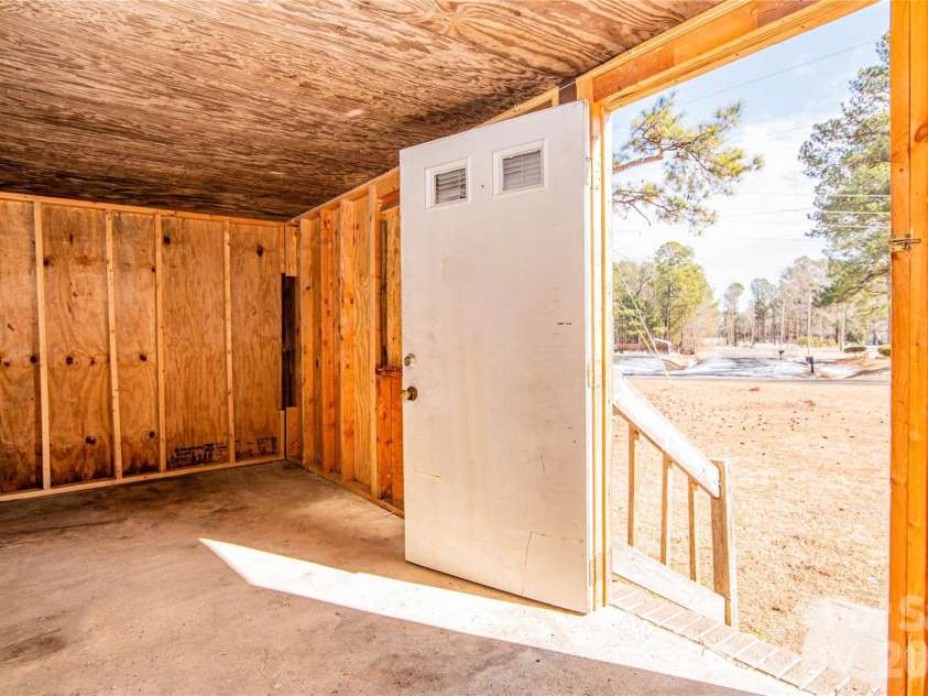 682 Grant Drive, Roanoke Rapids, NC 27870.  MLS# CAR4344000, YatesRealty ID 6368. 