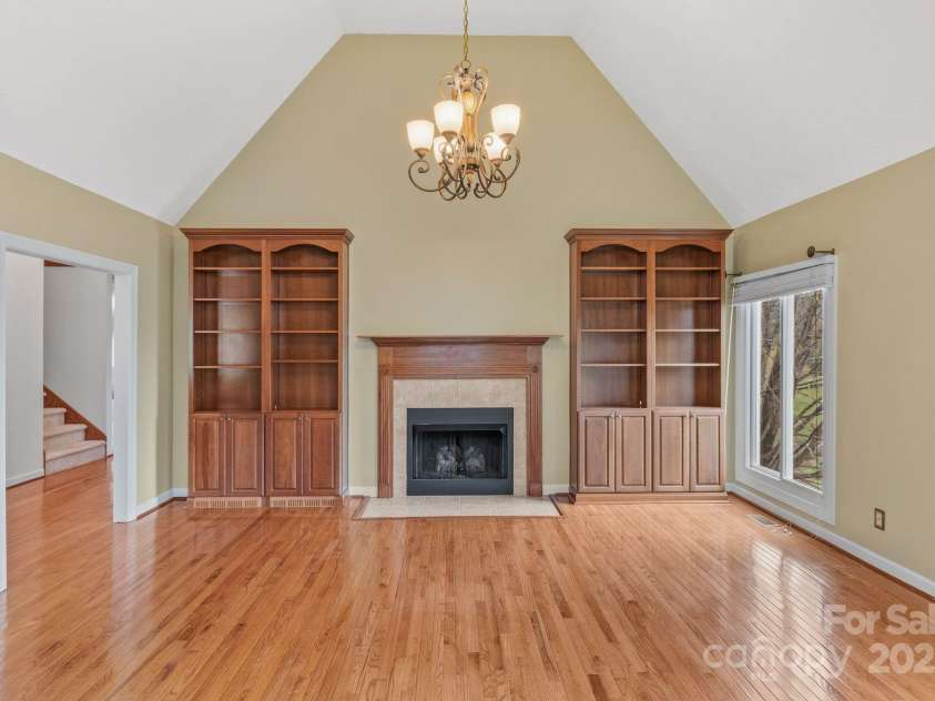 6 Valley Drive, Weaverville, NC 28787.  MLS# CAR4246234, YatesRealty ID 6369. 