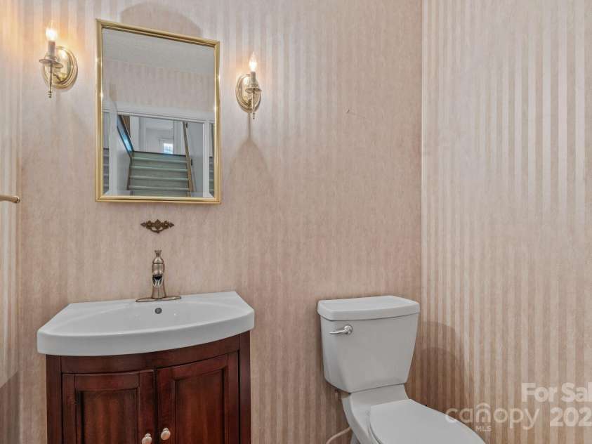 6 Valley Drive, Weaverville, NC 28787.  MLS# CAR4246234, YatesRealty ID 6369. 