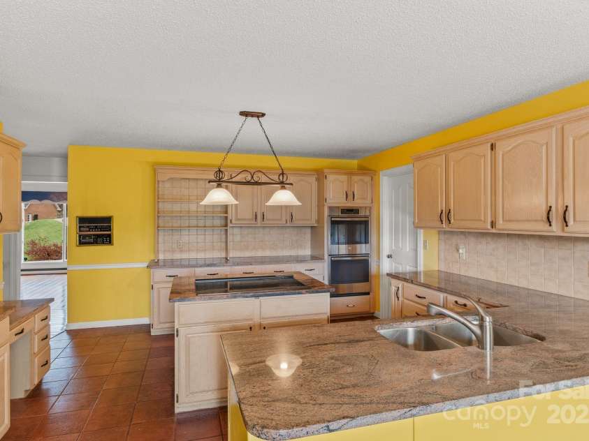 6 Valley Drive, Weaverville, NC 28787.  MLS# CAR4246234, YatesRealty ID 6369. 