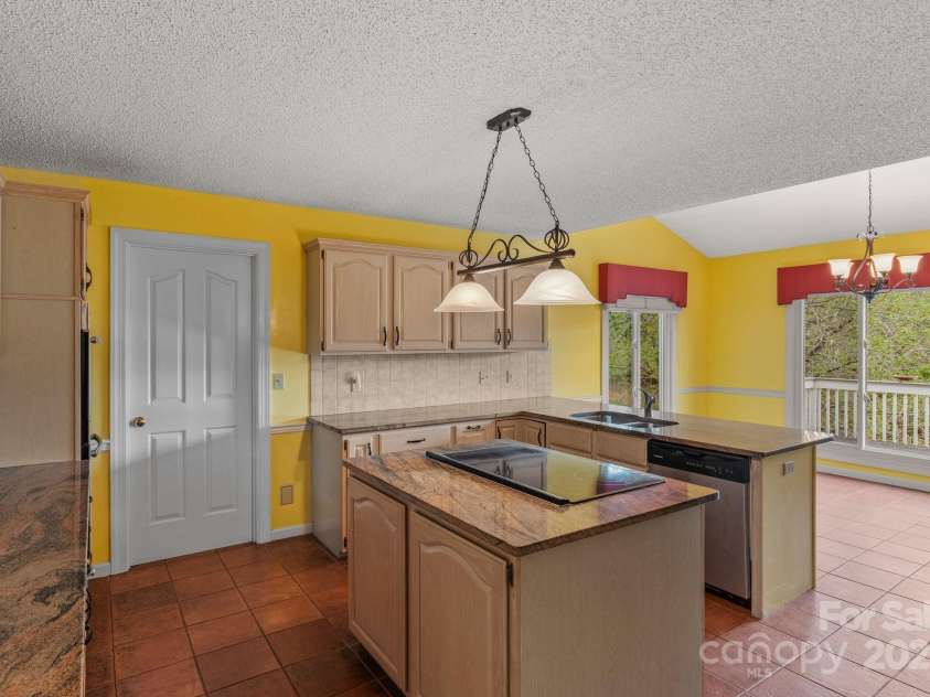 6 Valley Drive, Weaverville, NC 28787.  MLS# CAR4246234, YatesRealty ID 6369. 