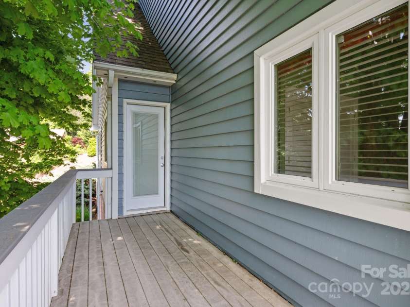 6 Valley Drive, Weaverville, NC 28787.  MLS# CAR4246234, YatesRealty ID 6369. 