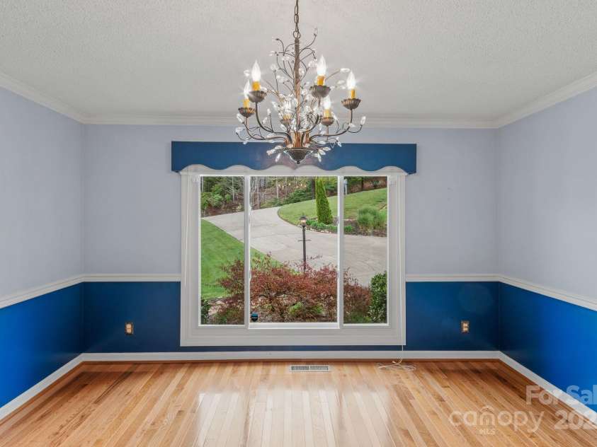 6 Valley Drive, Weaverville, NC 28787.  MLS# CAR4246234, YatesRealty ID 6369. Dining room and area