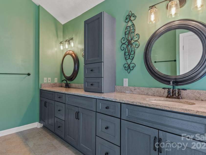 6 Valley Drive, Weaverville, NC 28787.  MLS# CAR4246234, YatesRealty ID 6369. Primary bathroom