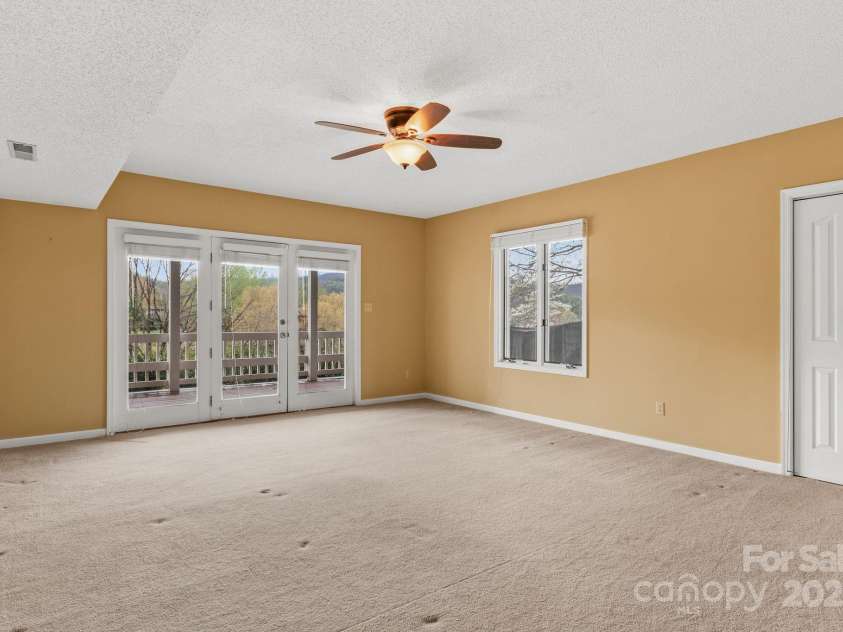 6 Valley Drive, Weaverville, NC 28787.  MLS# CAR4246234, YatesRealty ID 6369. Upstairs room