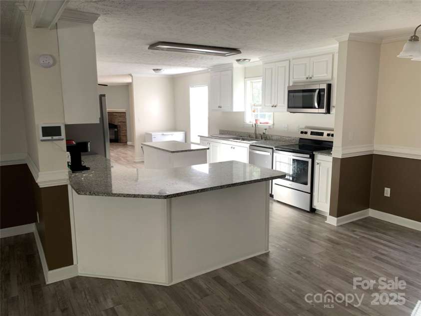 1773 ELLIS Road, Kershaw, SC 29067.  MLS# CAR4314646, YatesRealty ID 637. Open floor plan