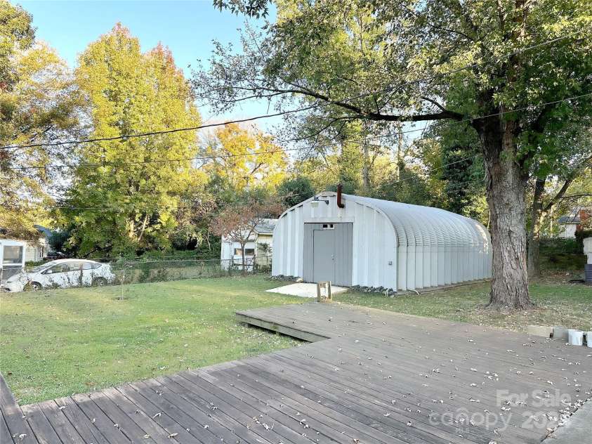 2310 Belfast Drive, Charlotte, NC 28208.  MLS# CAR4198827, YatesRealty ID 637. 