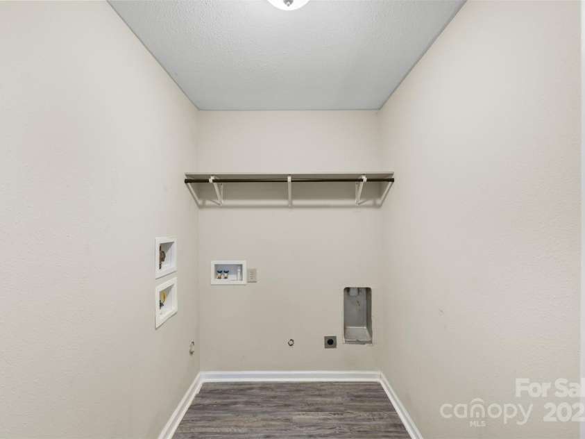 181 Hunter Park Drive, York, SC 29745.  MLS# CAR4327999, YatesRealty ID 6371. 