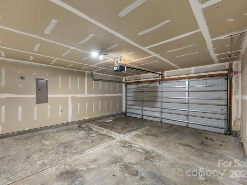 181 Hunter Park Drive, York, SC 29745.  MLS# CAR4327999, YatesRealty ID 6371. 