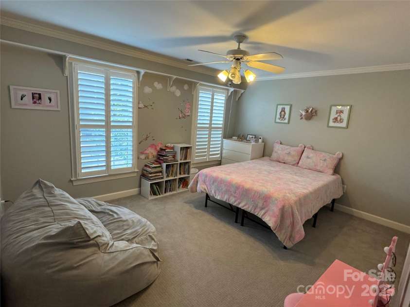 649 46th Avenue Drive, Hickory, NC 28601.  MLS# CAR4222186, YatesRealty ID 6371. 