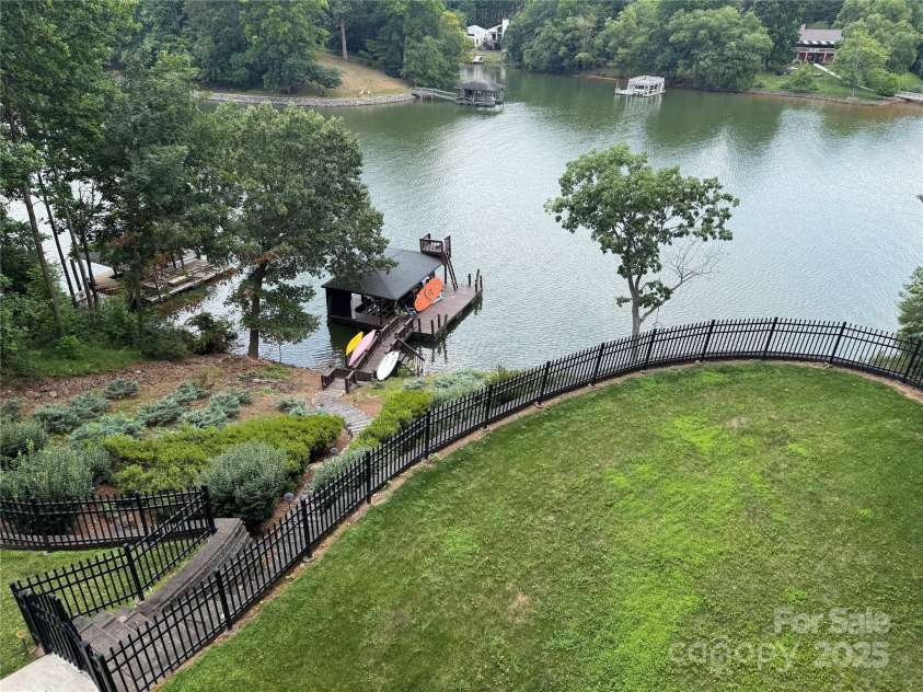 649 46th Avenue Drive, Hickory, NC 28601.  MLS# CAR4222186, YatesRealty ID 6371. 