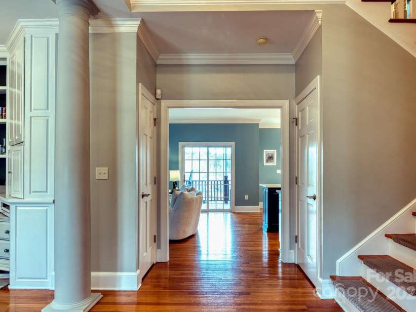 649 46th Avenue Drive, Hickory, NC 28601.  MLS# CAR4222186, YatesRealty ID 6371. 