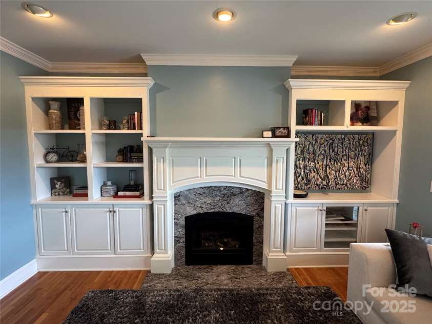 649 46th Avenue Drive, Hickory, NC 28601.  MLS# CAR4222186, YatesRealty ID 6371. 