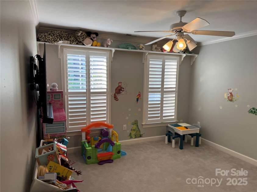 649 46th Avenue Drive, Hickory, NC 28601.  MLS# CAR4222186, YatesRealty ID 6371. 