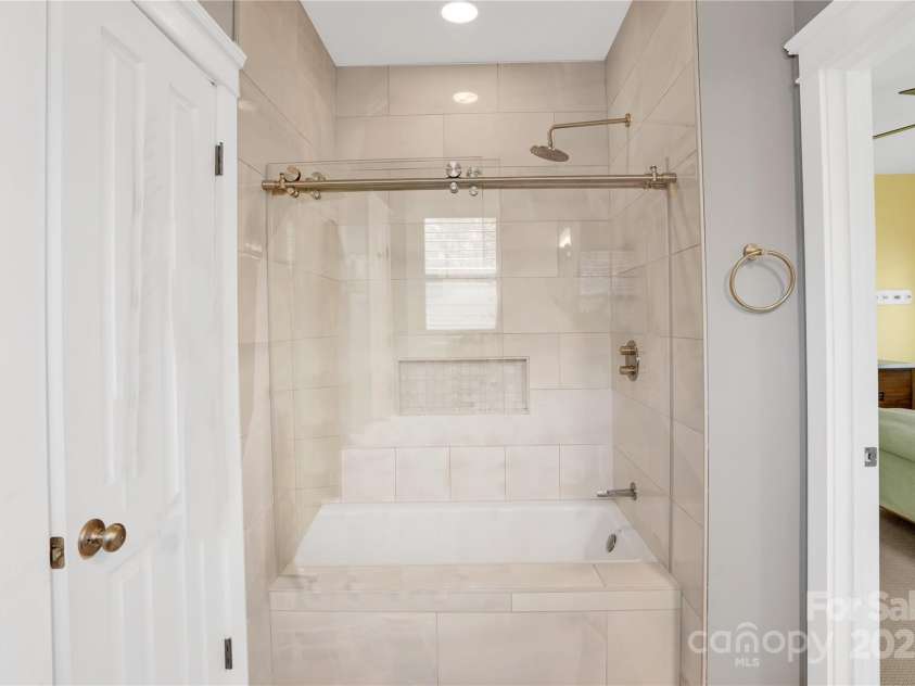 140 Parkview Street, Davidson, NC 28036.  MLS# CAR4245370, YatesRealty ID 6372. 