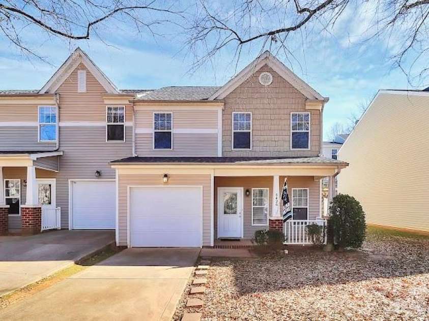 5426 Franklin Springs Circle, Charlotte, NC 28217.  MLS# CAR4352546, YatesRealty ID 6372. 