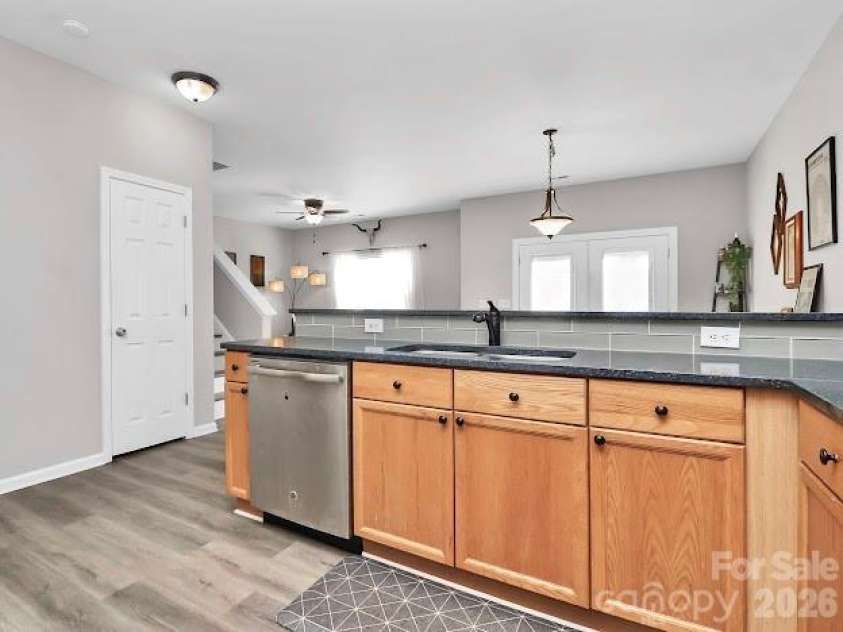 5426 Franklin Springs Circle, Charlotte, NC 28217.  MLS# CAR4352546, YatesRealty ID 6372. 