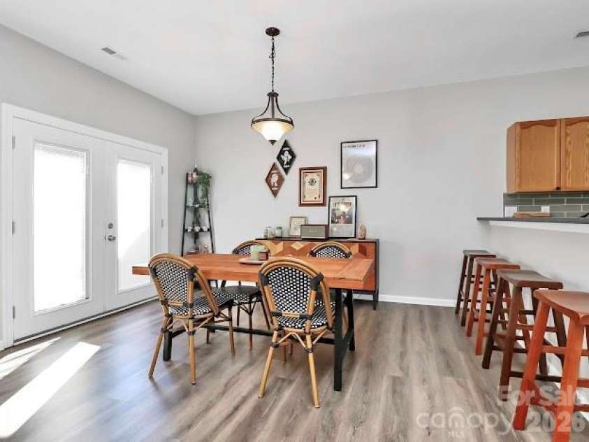 5426 Franklin Springs Circle, Charlotte, NC 28217.  MLS# CAR4352546, YatesRealty ID 6372. 