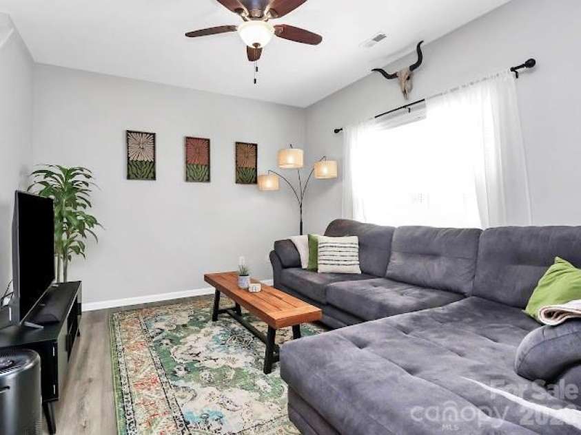 5426 Franklin Springs Circle, Charlotte, NC 28217.  MLS# CAR4352546, YatesRealty ID 6372. 
