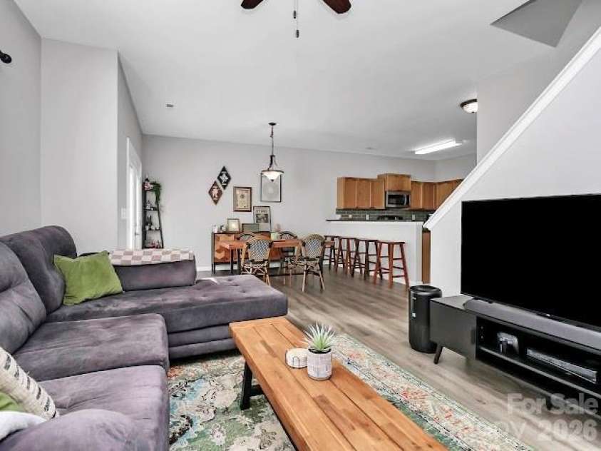 5426 Franklin Springs Circle, Charlotte, NC 28217.  MLS# CAR4352546, YatesRealty ID 6372. 