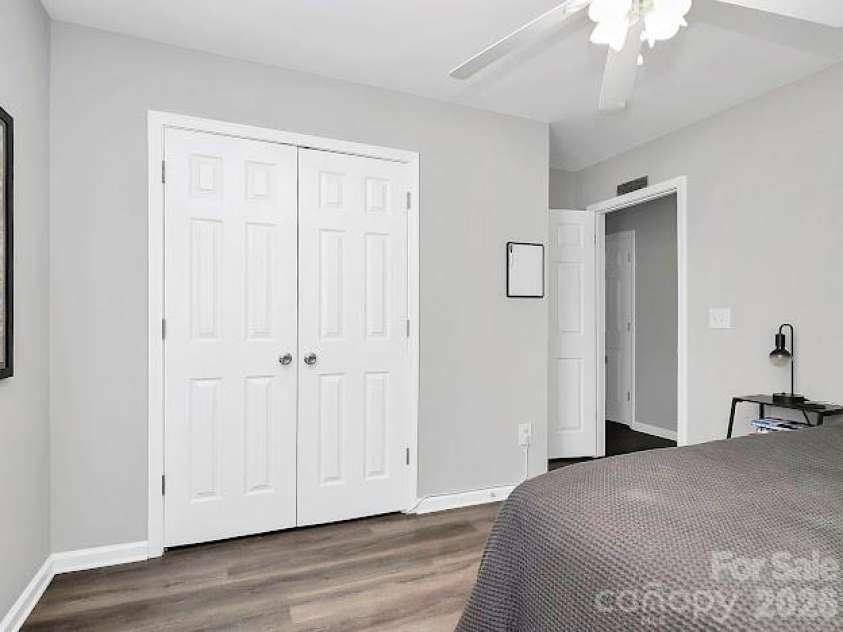 5426 Franklin Springs Circle, Charlotte, NC 28217.  MLS# CAR4352546, YatesRealty ID 6372. 