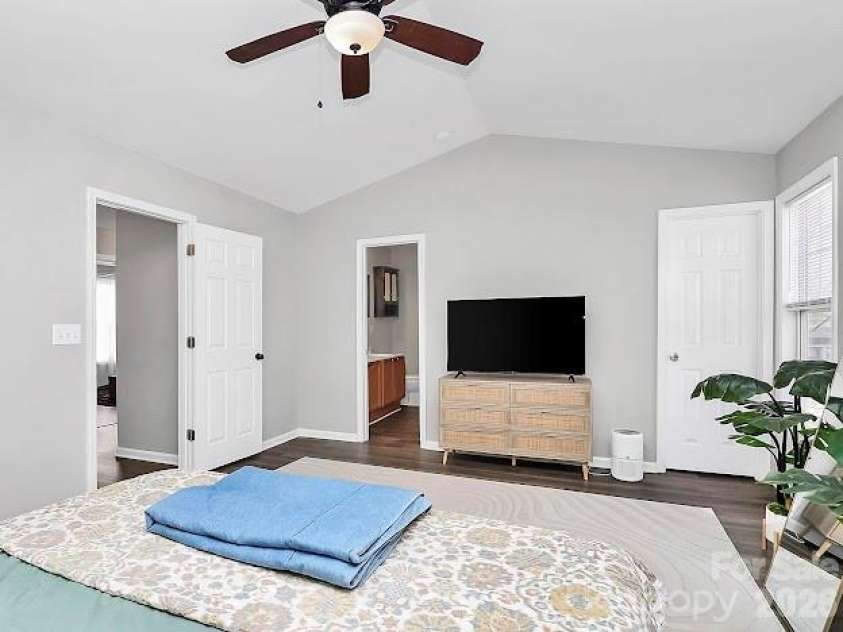 5426 Franklin Springs Circle, Charlotte, NC 28217.  MLS# CAR4352546, YatesRealty ID 6372. 