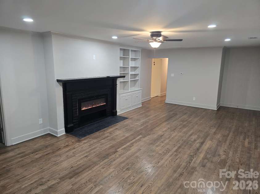 126 Sunset Drive, Chester, SC 29706.  MLS# CAR4290675, YatesRealty ID 6373. 