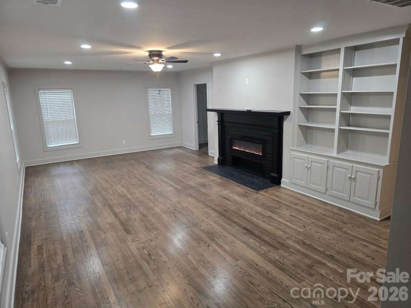 126 Sunset Drive, Chester, SC 29706.  MLS# CAR4290675, YatesRealty ID 6373. 