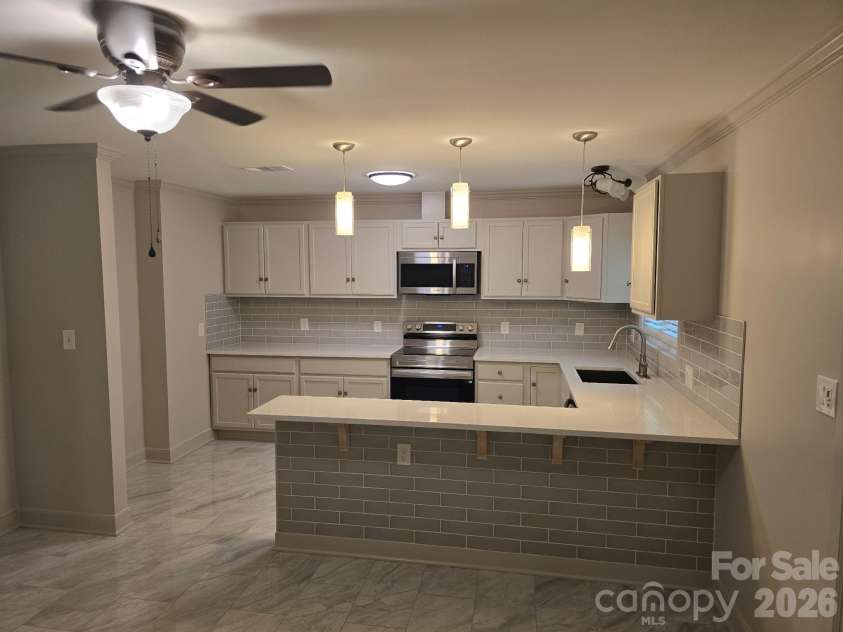 126 Sunset Drive, Chester, SC 29706.  MLS# CAR4290675, YatesRealty ID 6373. 