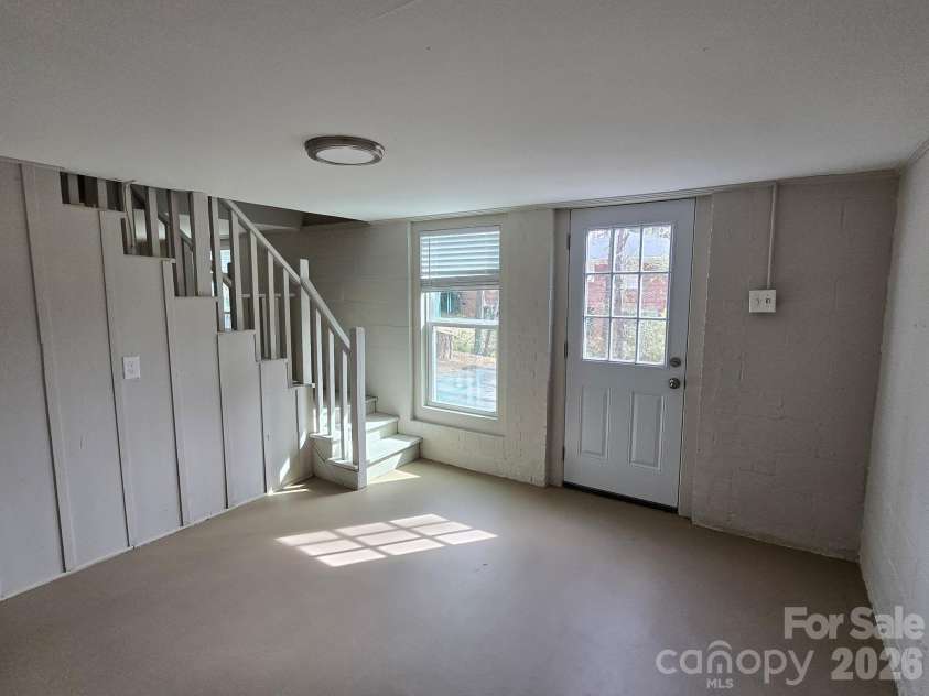 126 Sunset Drive, Chester, SC 29706.  MLS# CAR4290675, YatesRealty ID 6373. 