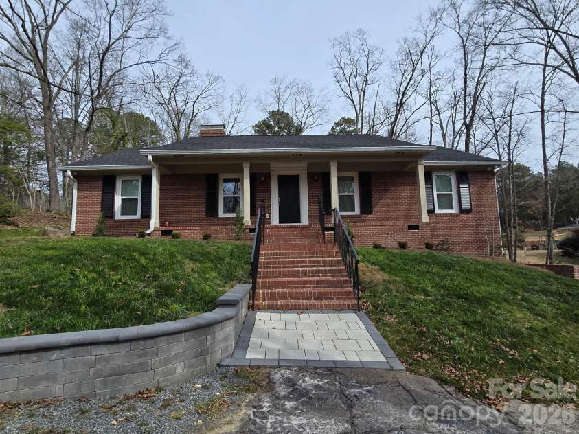 126 Sunset Drive, Chester, SC 29706.  MLS# CAR4290675, YatesRealty ID 6373. 
