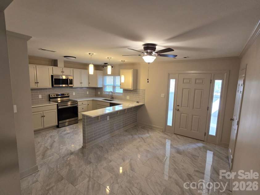 126 Sunset Drive, Chester, SC 29706.  MLS# CAR4290675, YatesRealty ID 6373. 