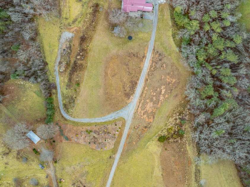 9 Eller Ford Road, Weaverville, NC 28787.  MLS# CAR4203004, YatesRealty ID 6373. 