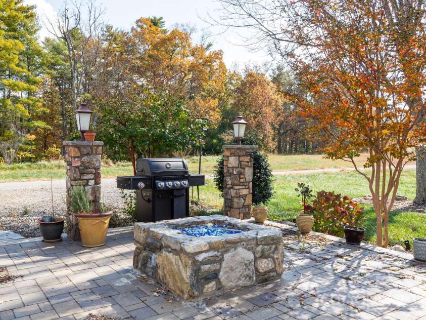 9 Eller Ford Road, Weaverville, NC 28787.  MLS# CAR4203004, YatesRealty ID 6373. 