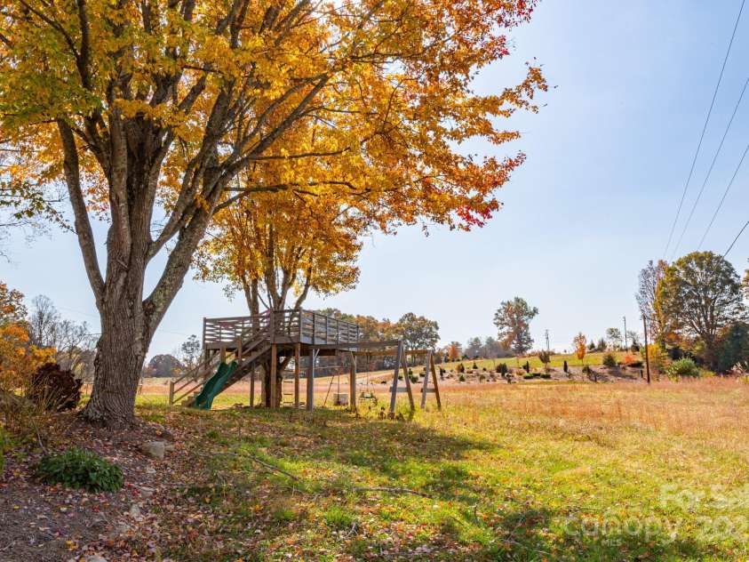 9 Eller Ford Road, Weaverville, NC 28787.  MLS# CAR4203004, YatesRealty ID 6373. 