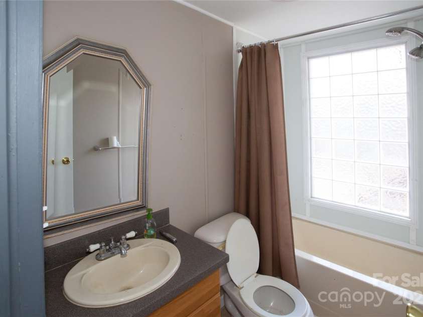 9 Eller Ford Road, Weaverville, NC 28787.  MLS# CAR4203004, YatesRealty ID 6373. 