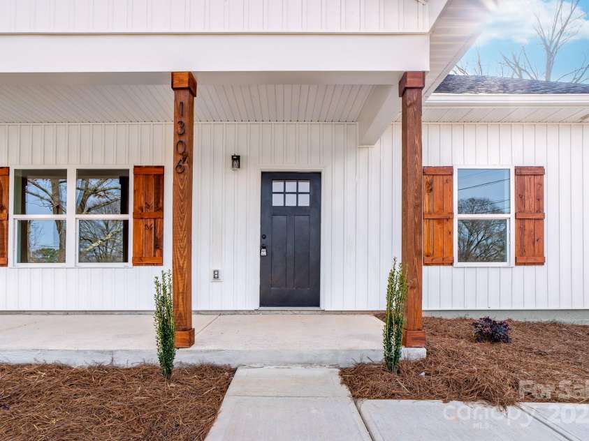1306 Eddie Street, Gastonia, NC 28054.  MLS# CAR4207856, YatesRealty ID 6375. 