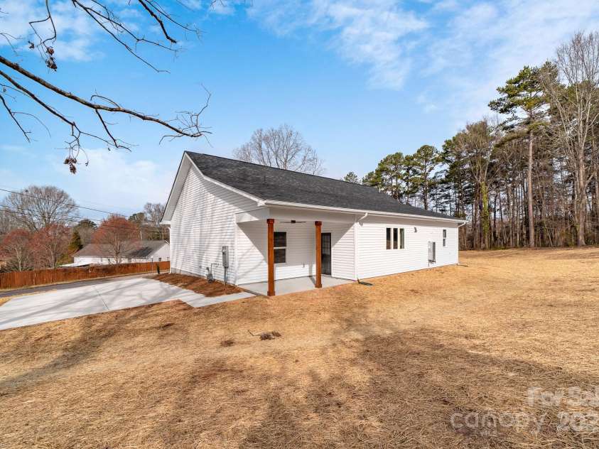 1306 Eddie Street, Gastonia, NC 28054.  MLS# CAR4207856, YatesRealty ID 6375. 