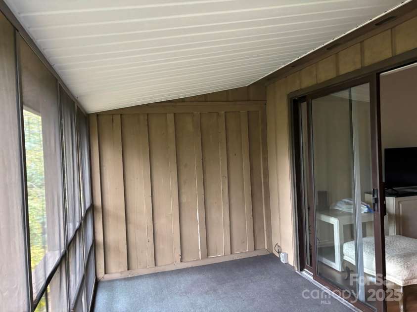 655 Overlook Drive, Spruce Pine, NC 28777.  MLS# CAR4310339, YatesRealty ID 6376. 