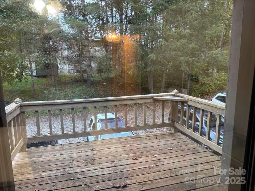 655 Overlook Drive, Spruce Pine, NC 28777.  MLS# CAR4310339, YatesRealty ID 6376. 