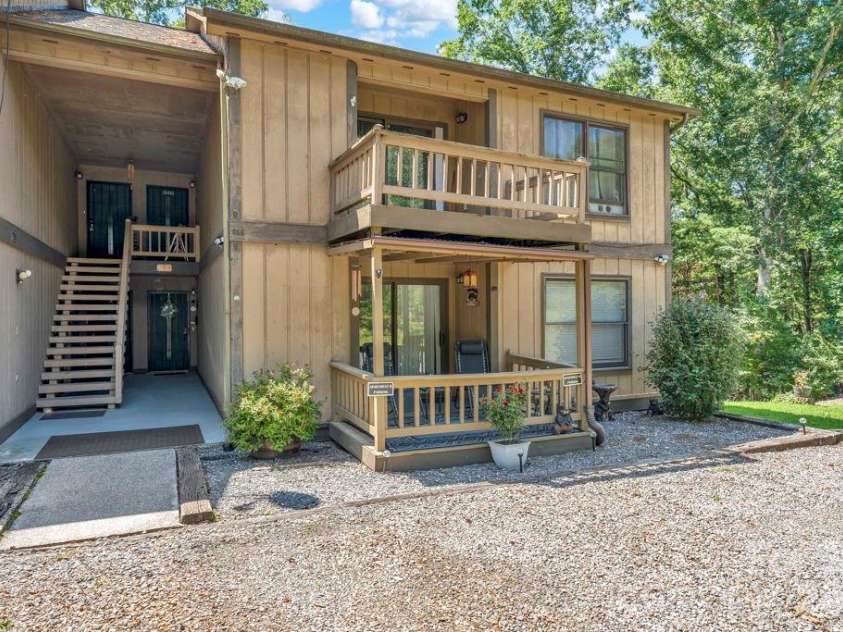 655 Overlook Drive, Spruce Pine, NC 28777.  MLS# CAR4415522, YatesRealty ID 6376. 