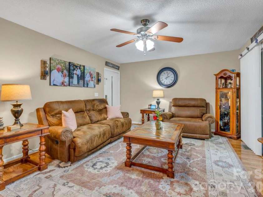 655 Overlook Drive, Spruce Pine, NC 28777.  MLS# CAR4415522, YatesRealty ID 6376. 