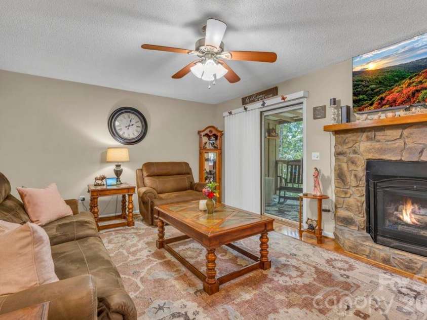 655 Overlook Drive, Spruce Pine, NC 28777.  MLS# CAR4415522, YatesRealty ID 6376. 